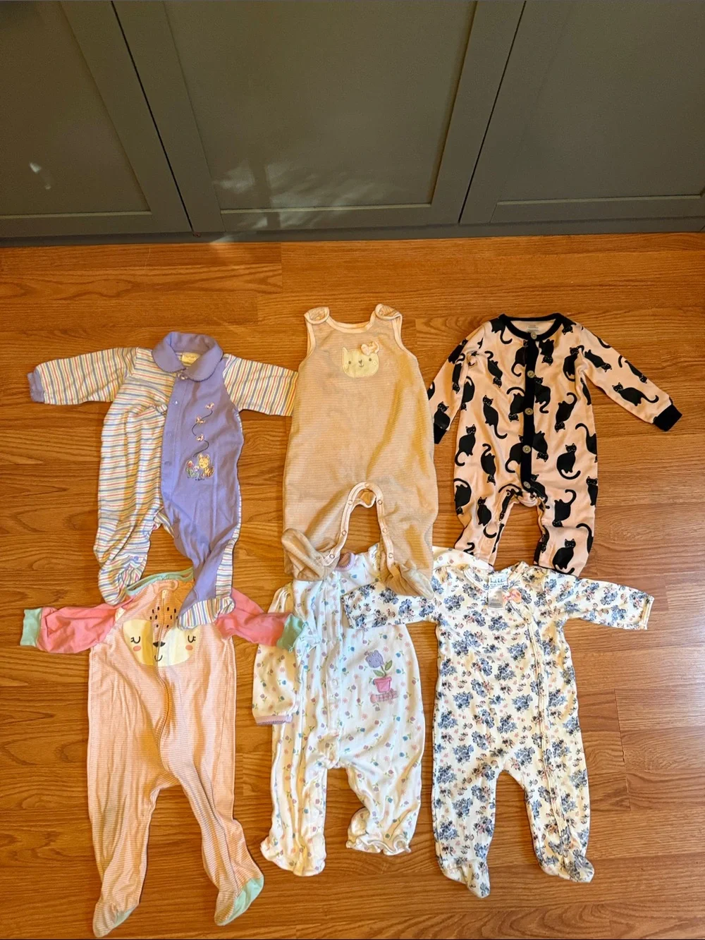 💚💰BOGO FREE Bundle of 6 Baby Girl Sleepers Pajamas 6-12 mo